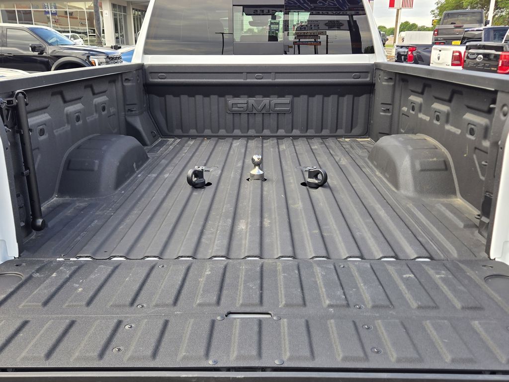 2025 GMC Sierra 2500HD Denali Ultimate - 11