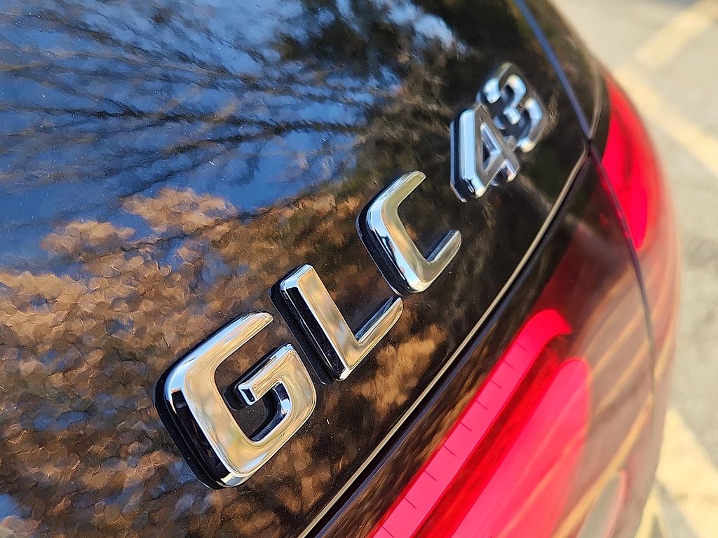 Thumbnail: 2025 Mercedes-Benz GLC - 30