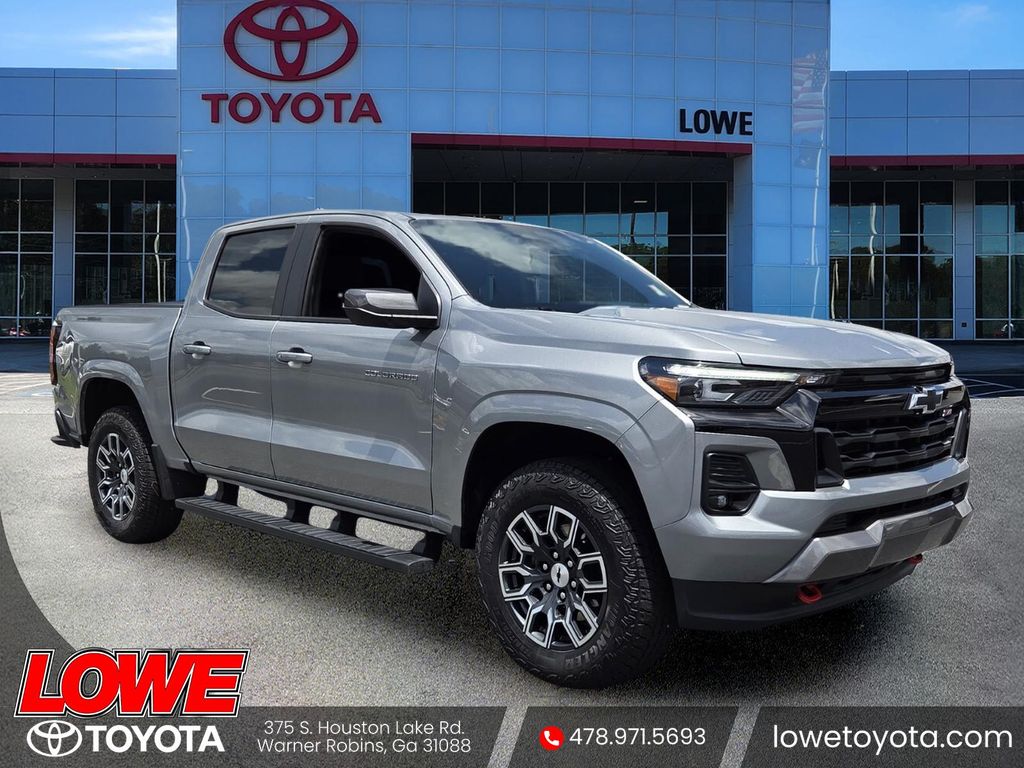 Sterling Gray Metallic 2025 Chevrolet Colorado Pickup Truck Four-Wheel Drive 8-Speed Automatic