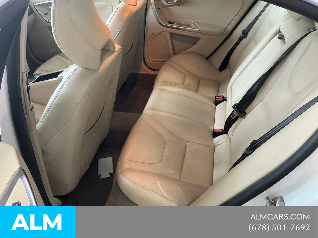 Used 2015 White Volvo T5 Premier image 7