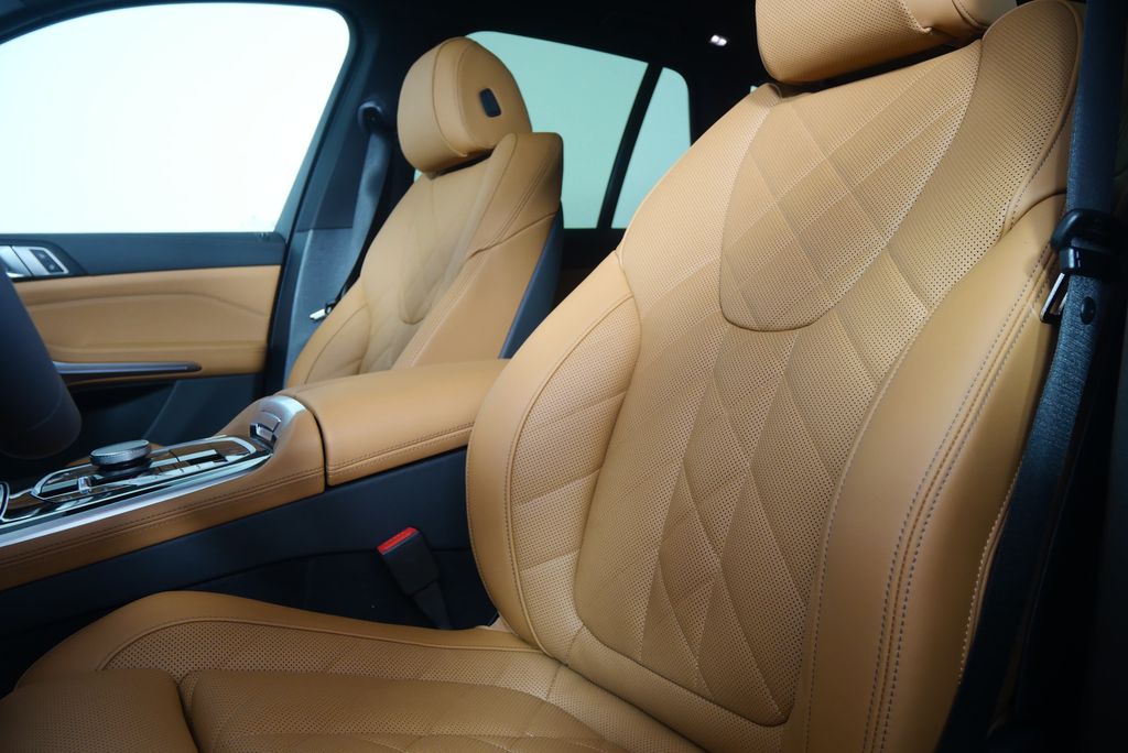 Thumbnail: 2026 BMW X5 - 10