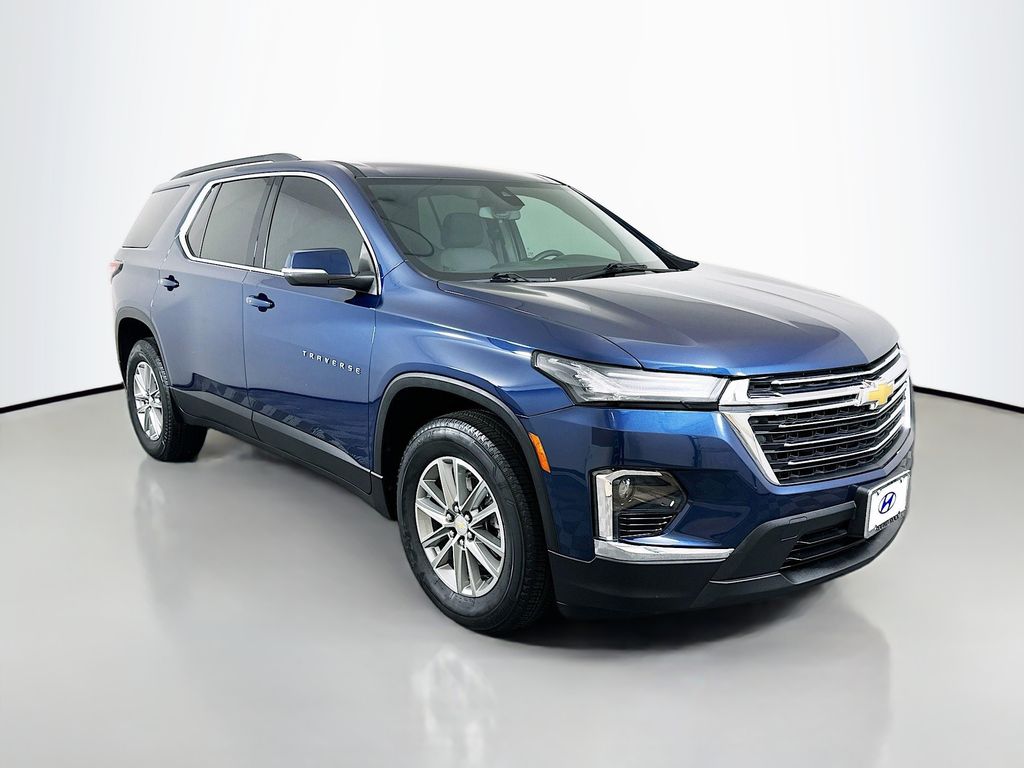 Thumbnail: 2023 Chevrolet Traverse - 3