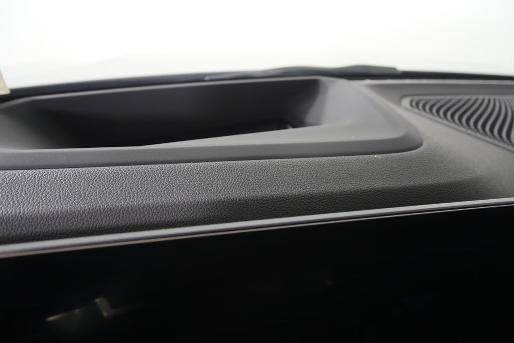 Thumbnail: 2026 BMW 3 Series - 19