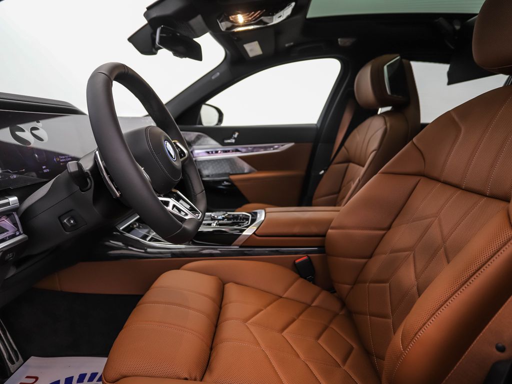 Thumbnail: 2026 BMW 7 Series - 9