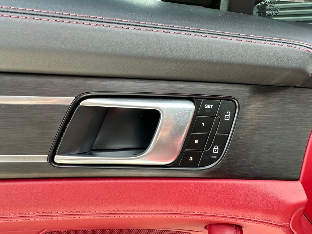 Thumbnail: 2023 Porsche Panamera - 19