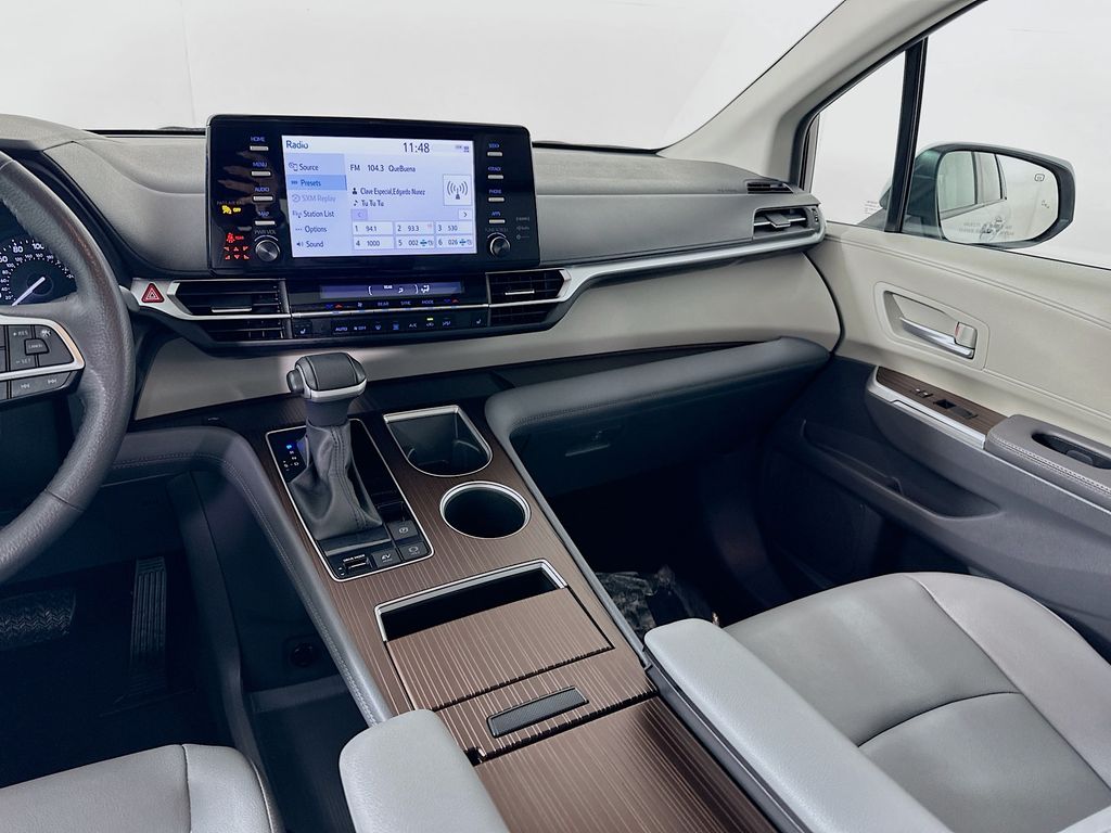 Thumbnail: 2024 Toyota Sienna - 23