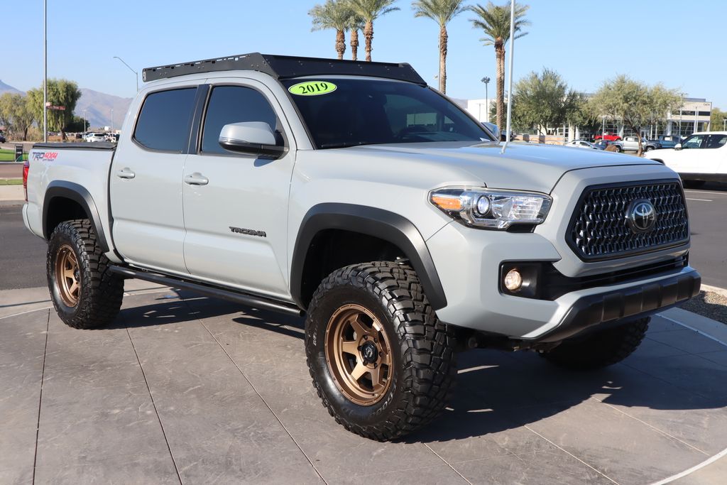 Thumbnail: 2019 Toyota Tacoma - 3