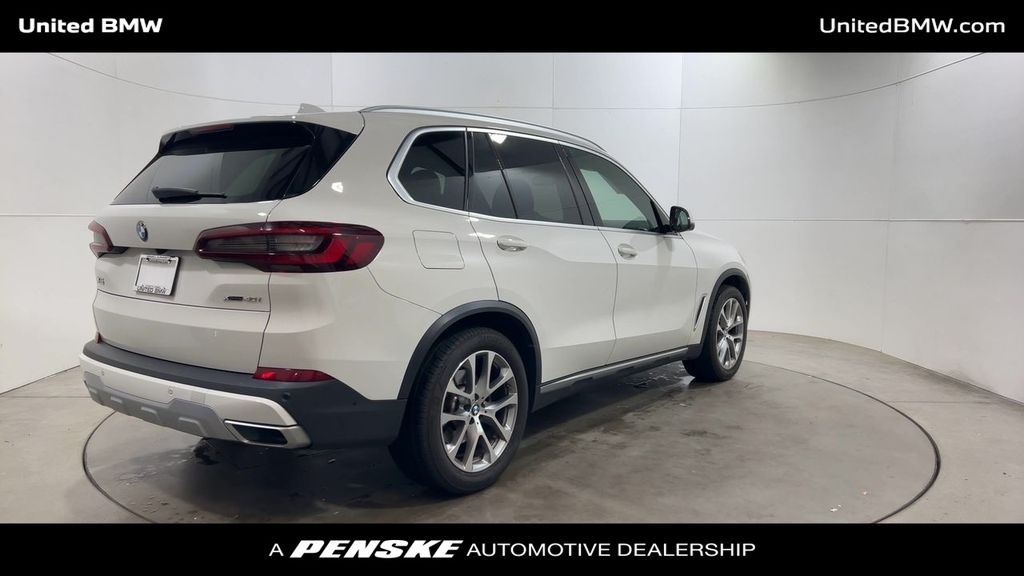 Thumbnail: 2021 BMW X5 - 8