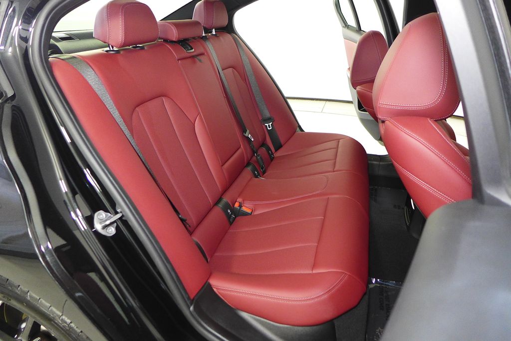 Thumbnail: 2024 BMW 3 Series - 20