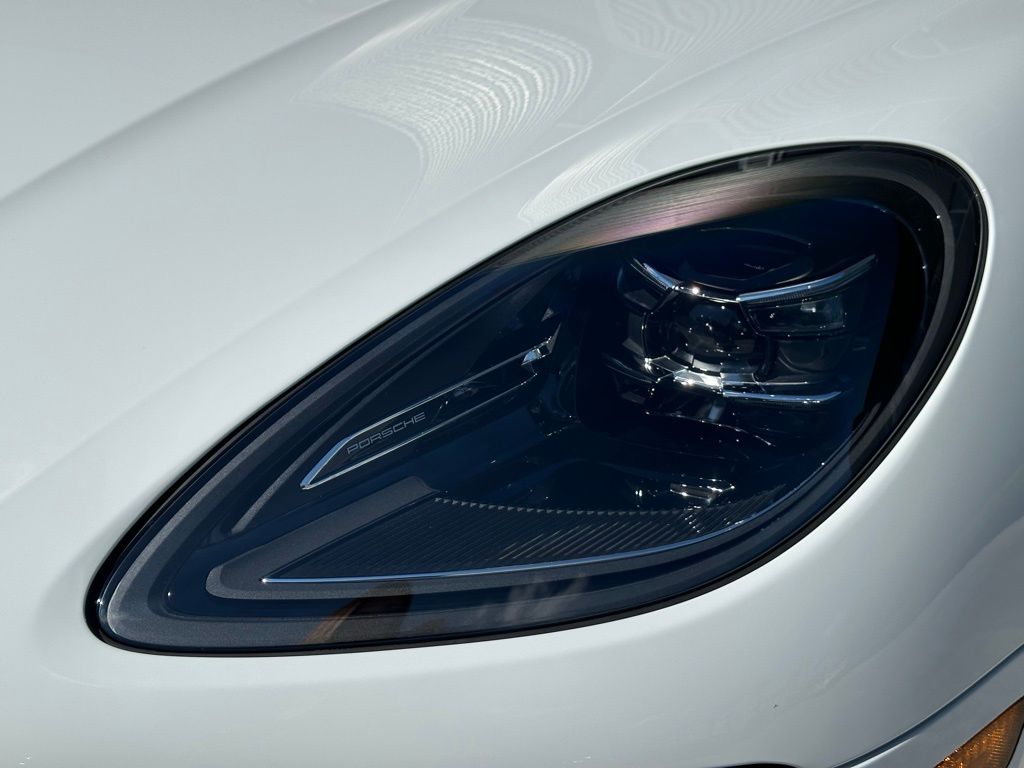 Thumbnail: 2026 Porsche Macan - 13