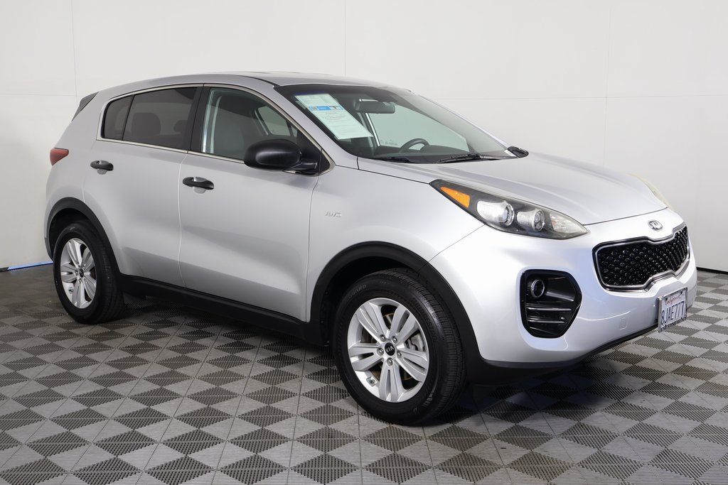 Thumbnail: 2017 Kia Sportage - 3