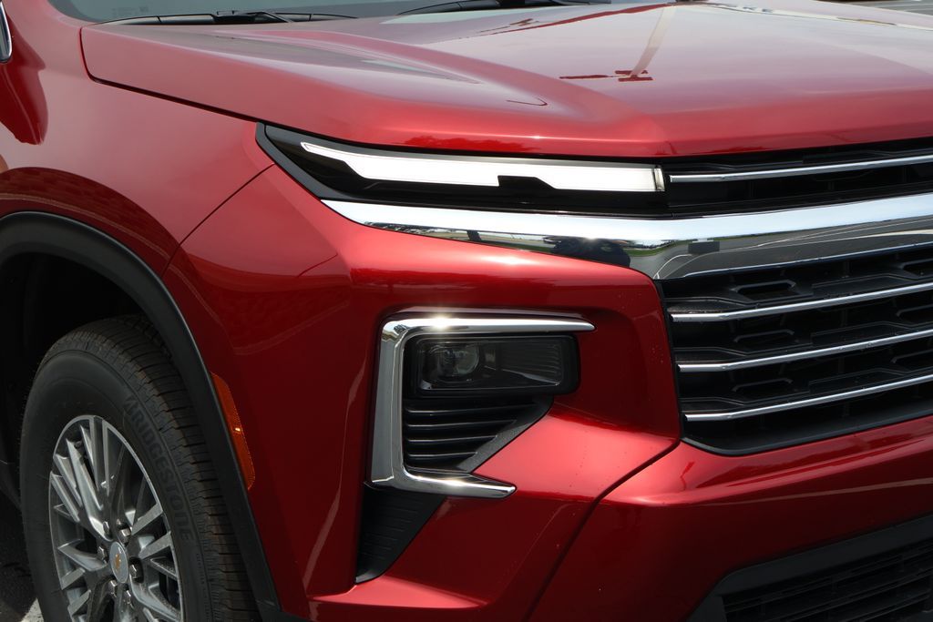 Thumbnail: 2027 Chevrolet Traverse - 3