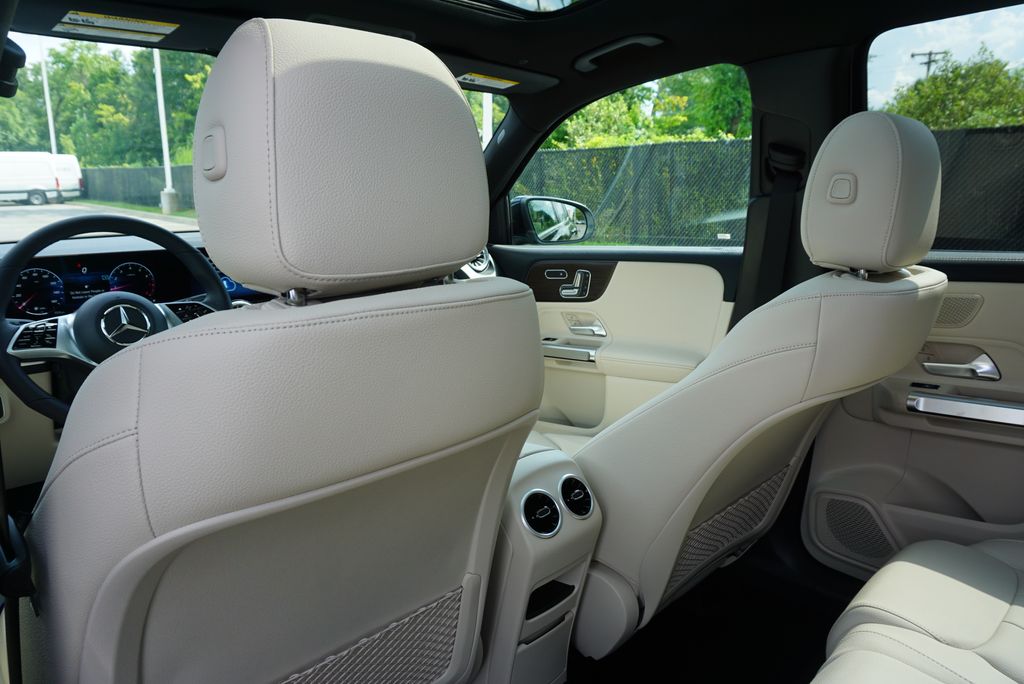 Thumbnail: 2025 Mercedes-Benz GLB - 15