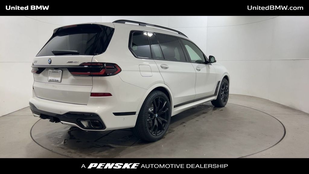 Thumbnail: 2026 BMW X7 - 8