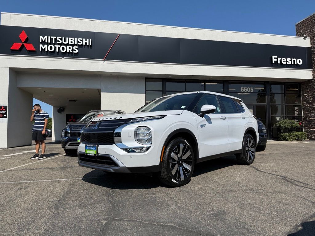 2026 Mitsubishi Outlander PHEV SE
