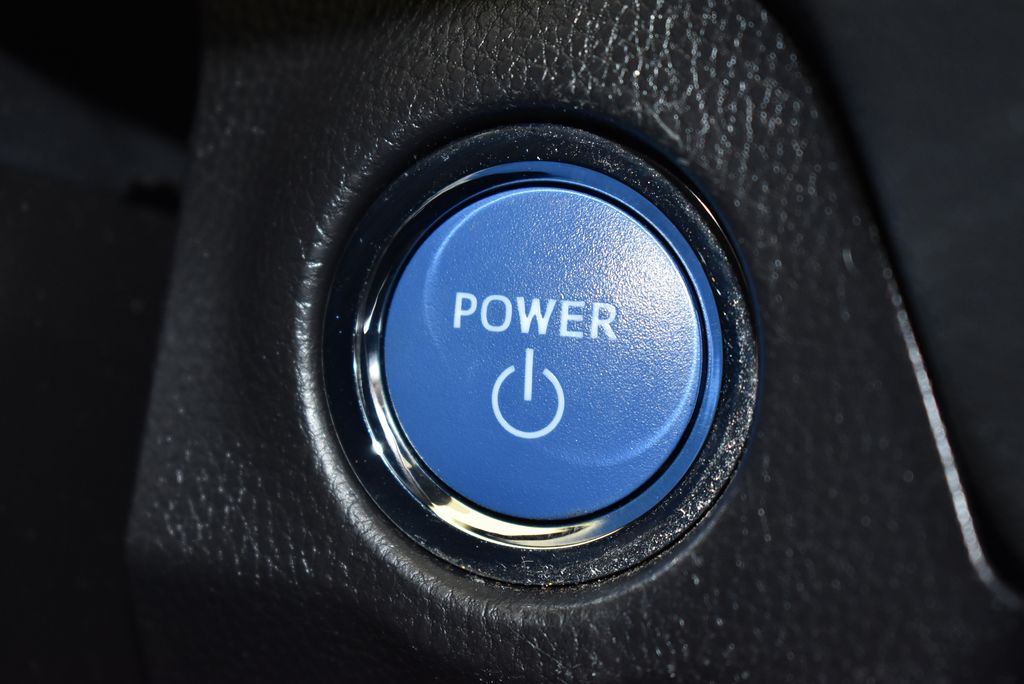 2022 Toyota RAV4 XSE 19