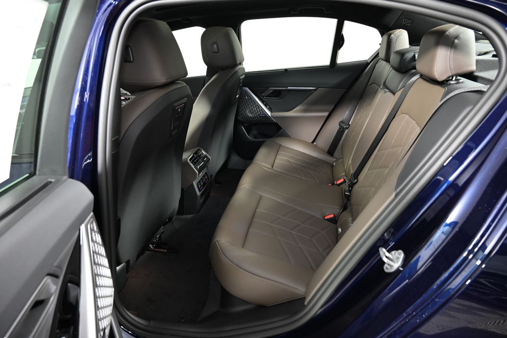 Thumbnail: 2026 BMW 5 Series - 24