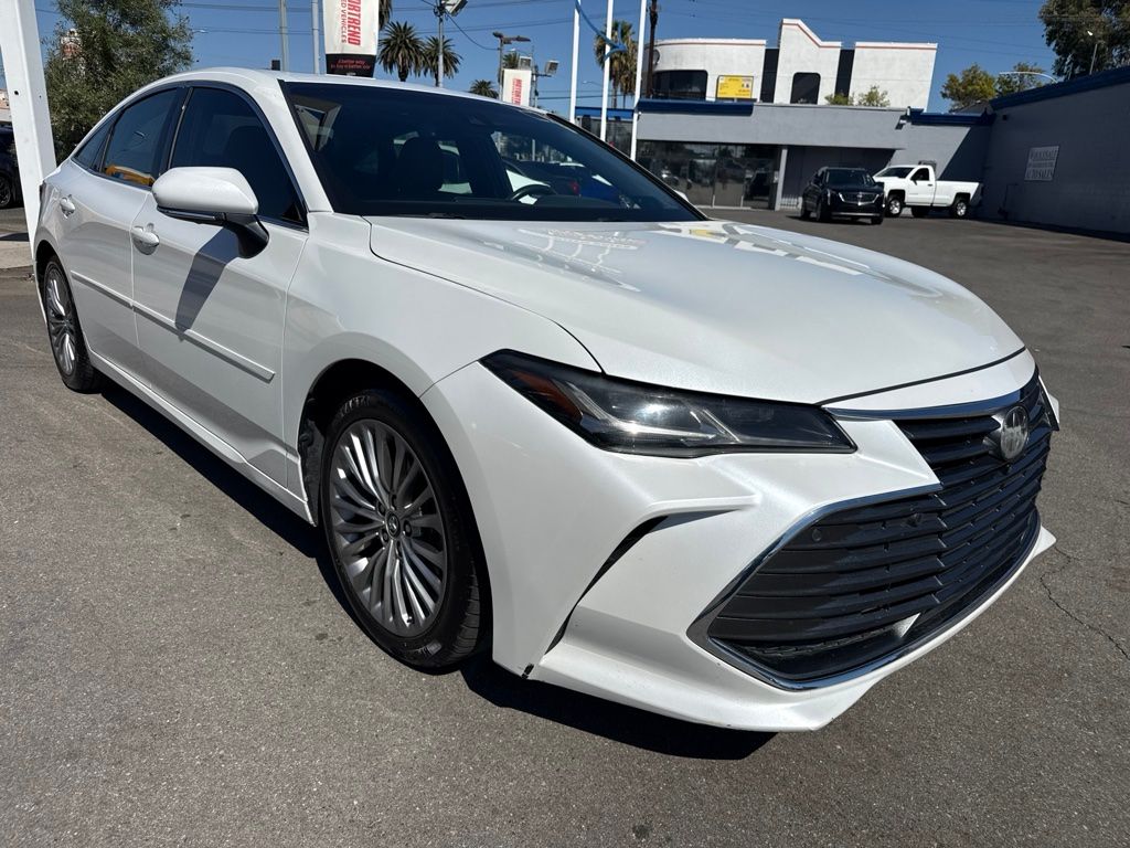 Pearl 2019 Toyota Avalon Sedan Front-Wheel Drive 8-Speed Automatic
