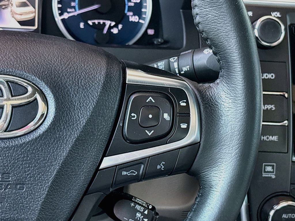 Thumbnail: 2016 Toyota Camry - 12