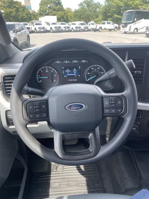 2025 Ford F-450 Chassis XL