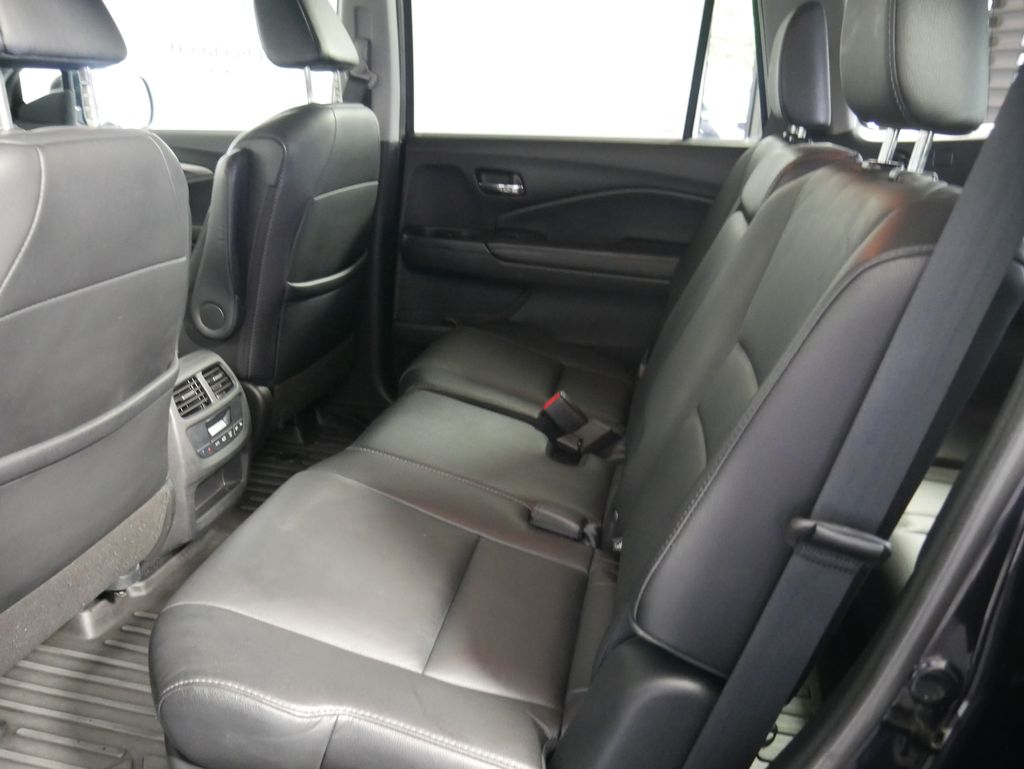 Thumbnail: 2018 Honda Pilot - 13