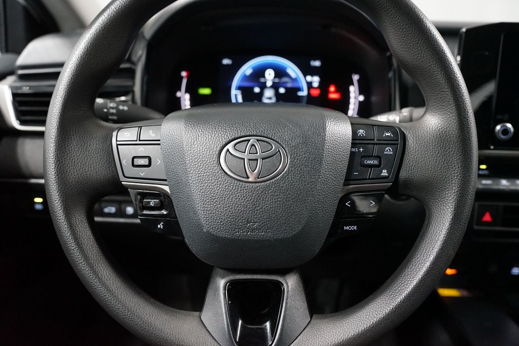 Thumbnail: 2025 Toyota Camry - 12