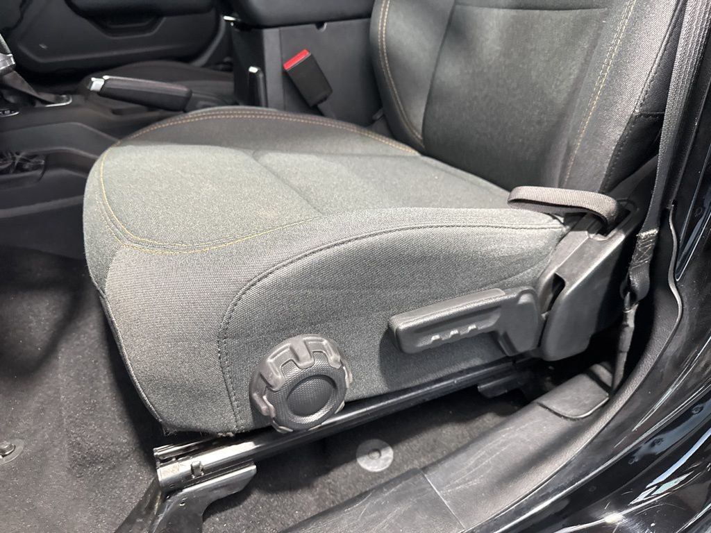 Thumbnail: 2024 Jeep Wrangler - 32