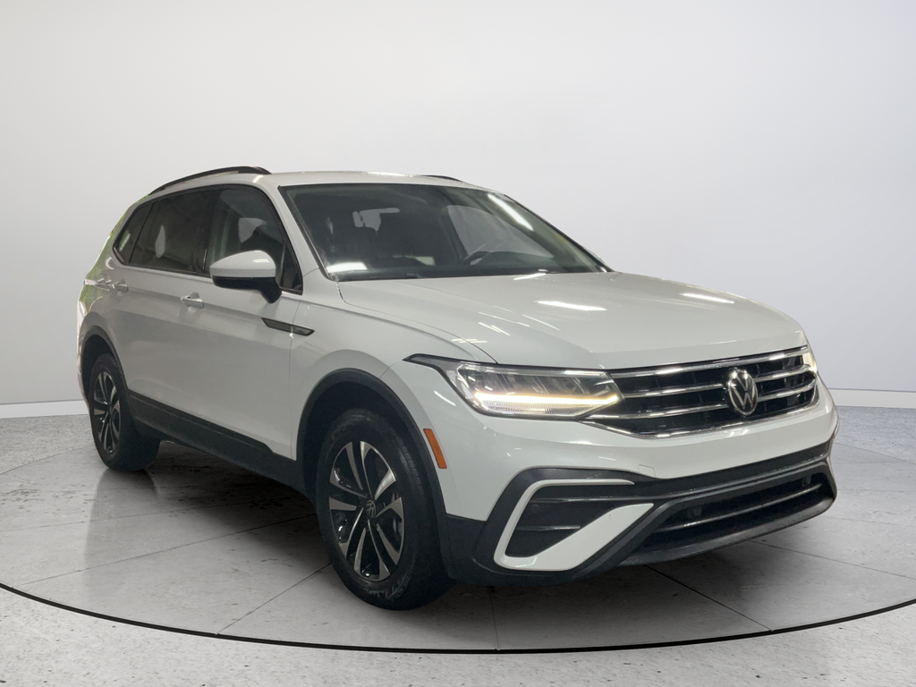 Pure White 2023 Volkswagen Tiguan SUV / Crossover Front-Wheel Drive 8-Speed Automatic