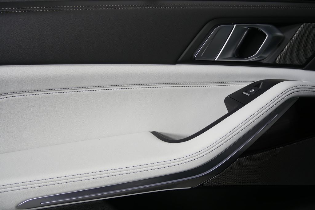 Thumbnail: 2026 BMW X5 - 14