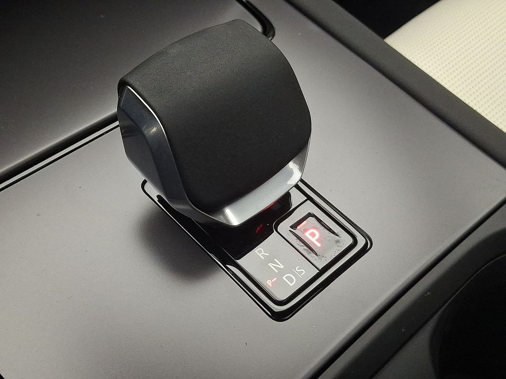 Thumbnail: 2026 Land Rover Discovery Sport - 12