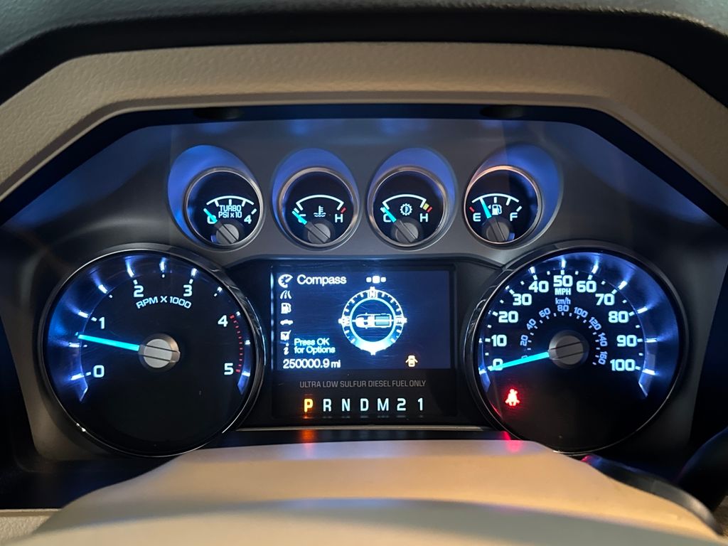 Used 2015  Ford Lariat image 24