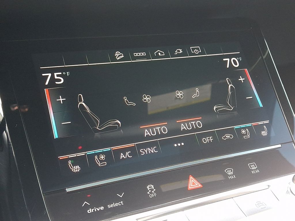 Thumbnail: 2024 Audi Q8 e-tron - 16