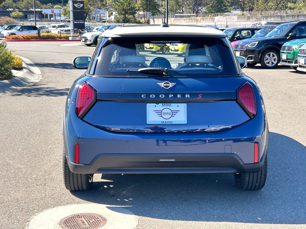 Thumbnail: 2026 MINI Cooper - 4
