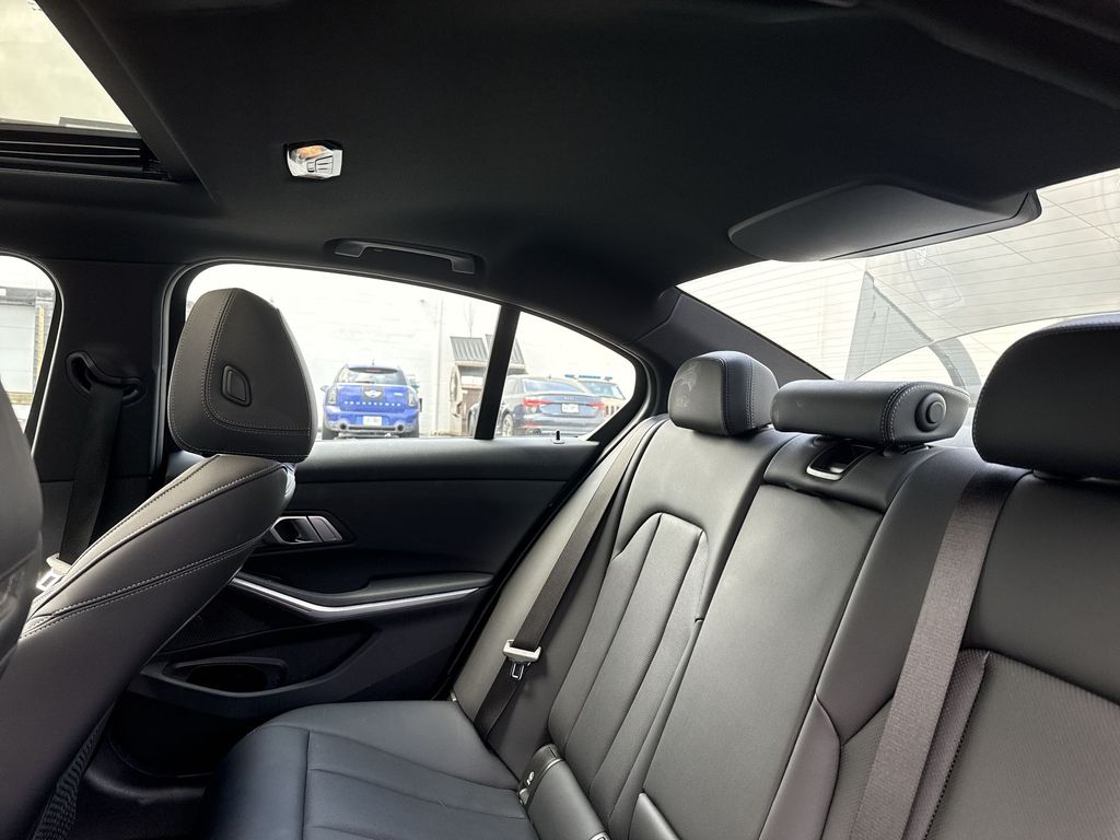Thumbnail: 2023 BMW 3 Series - 20