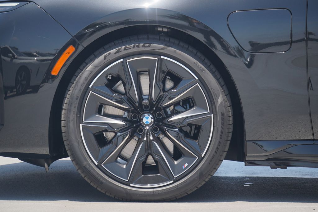 Thumbnail: 2025 BMW 7 Series - 5