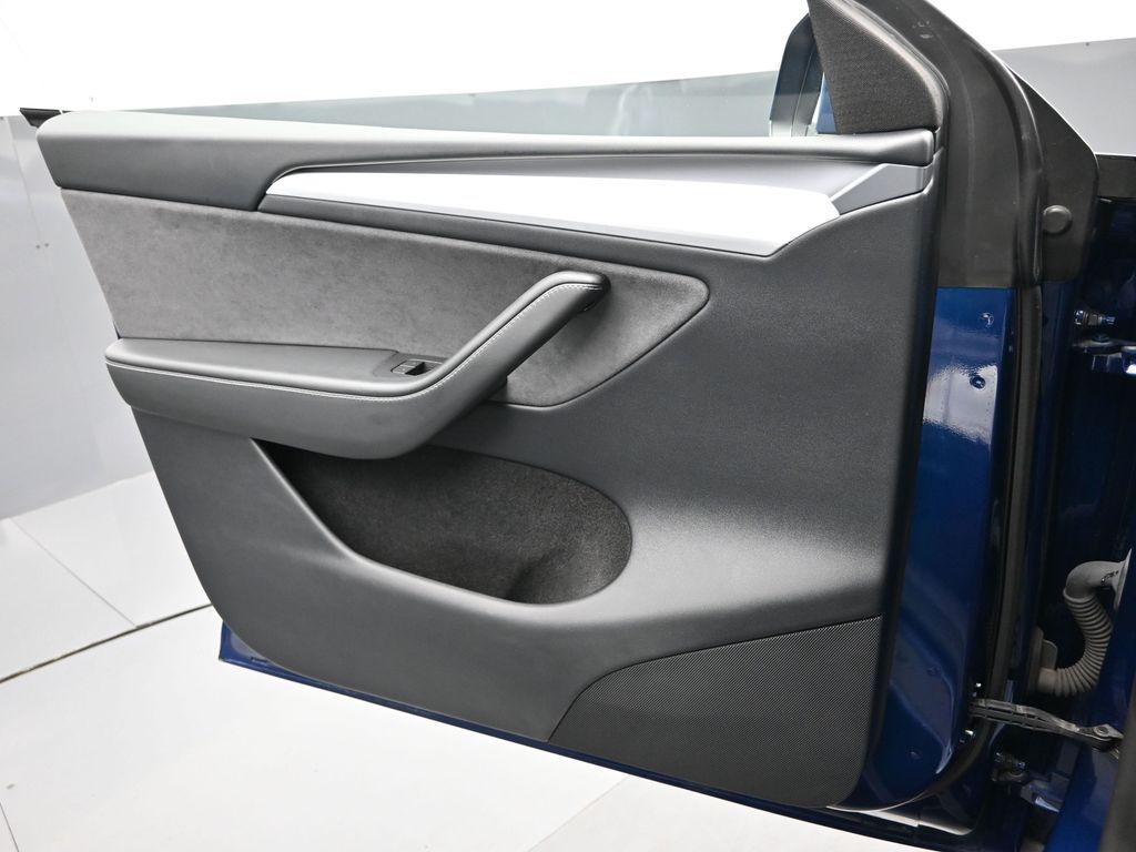 2024 Tesla Model Y Long Range Dual Motor All-Wheel Drive