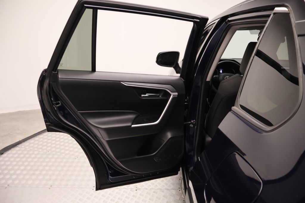 Thumbnail: 2021 Toyota RAV4 - 21