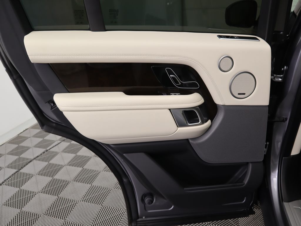 Thumbnail: 2021 Land Rover Range Rover - 26