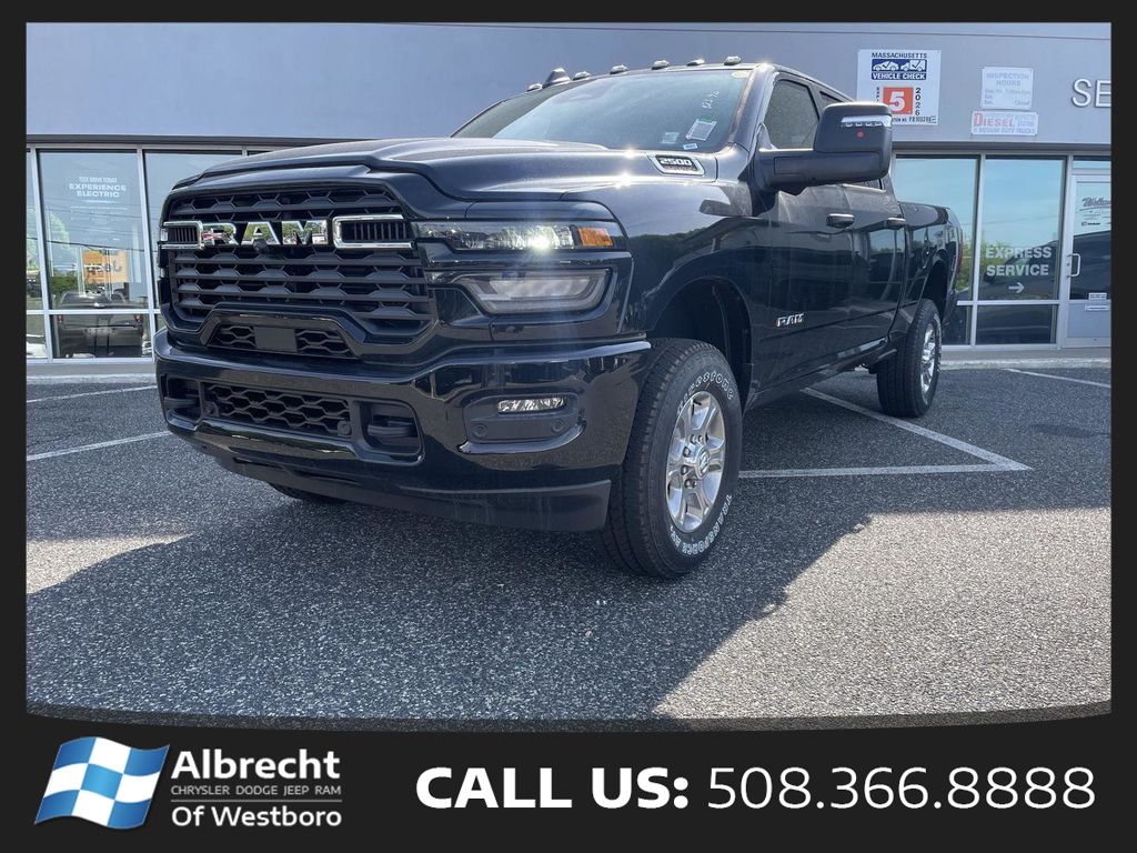 Diamond Black Crystal Pearlcoat 2026 RAM 2500 Pickup Truck Four-Wheel Drive 8-Speed Automatic