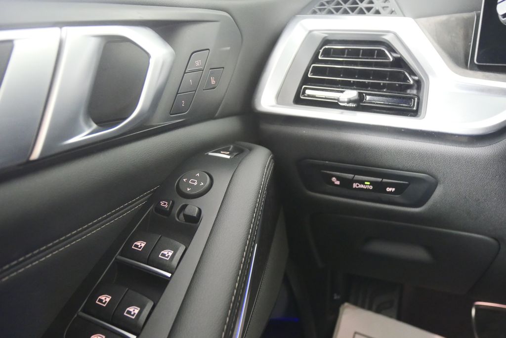 2025 BMW X5 sDrive40i 21