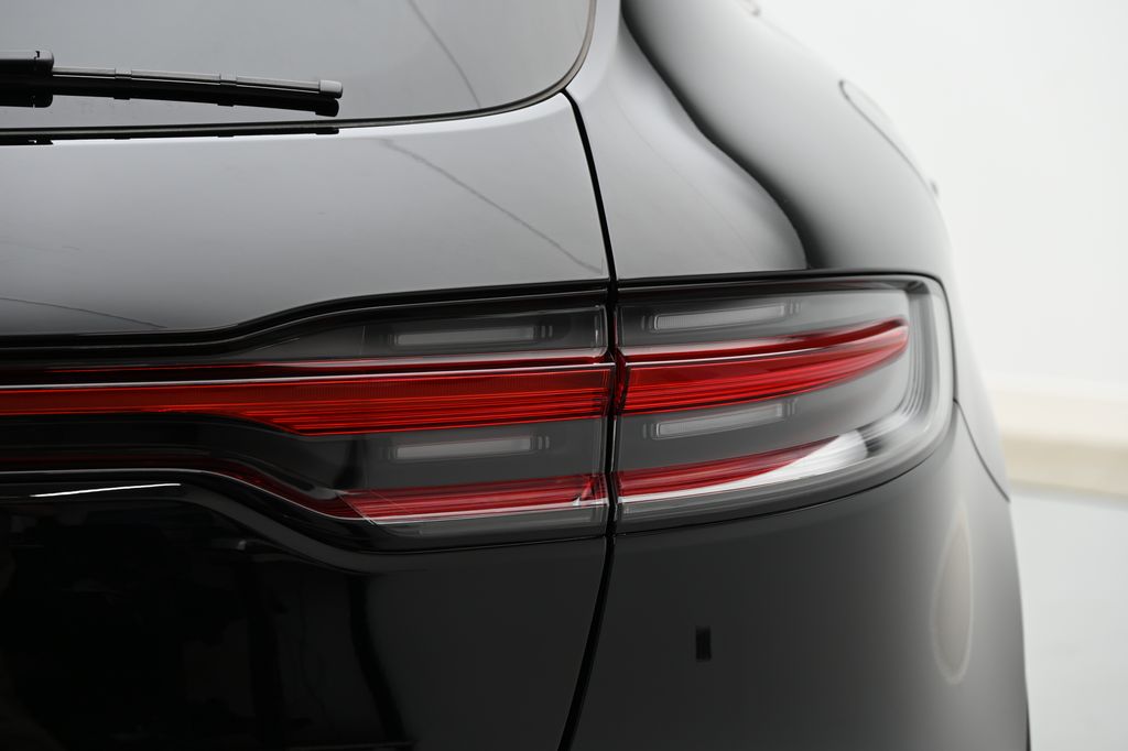 2024 Porsche Macan  16