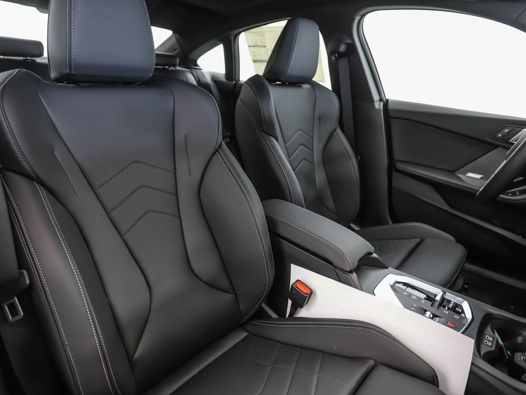 Thumbnail: 2025 BMW 2 Series - 31