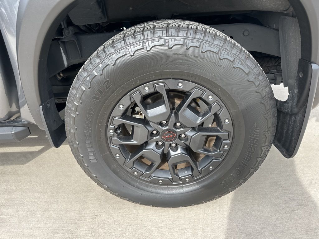 2023 Nissan Frontier PRO-4X 12