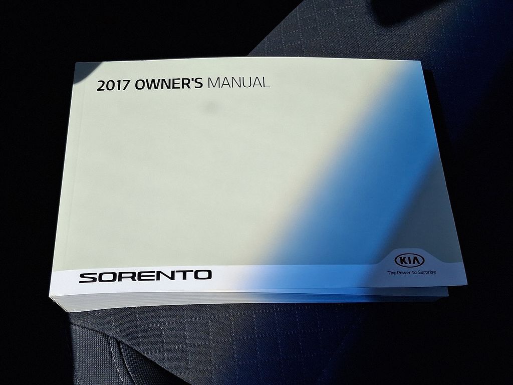 Thumbnail: 2017 Kia Sorento - 26