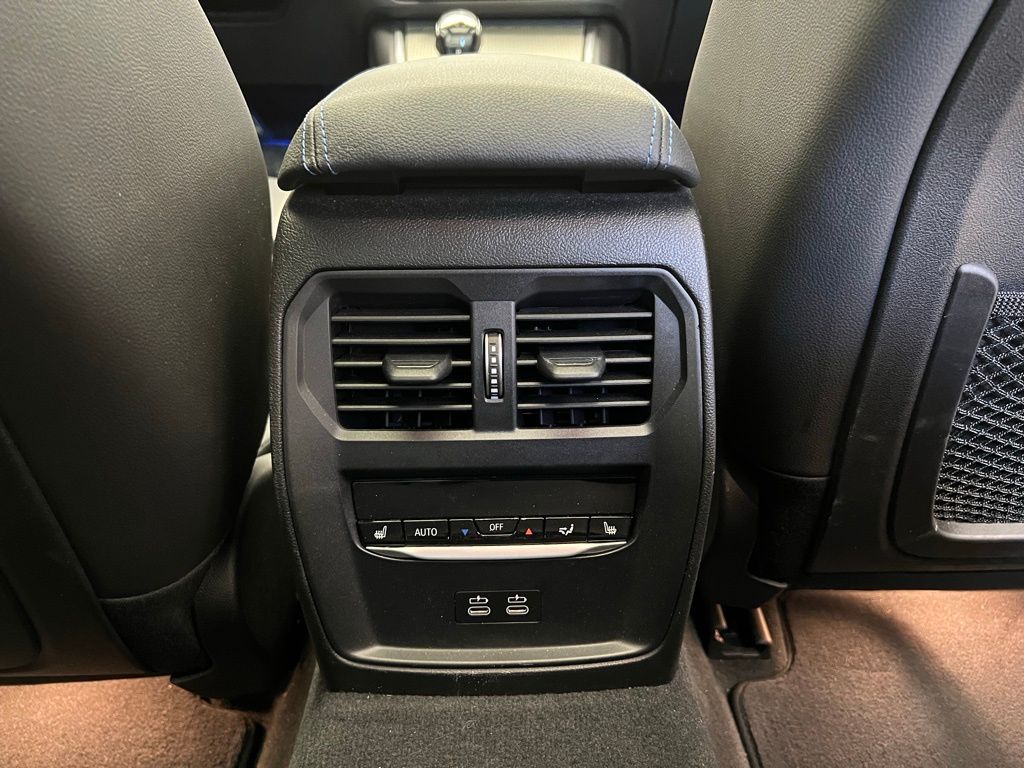 Thumbnail: 2021 BMW 3 Series - 9