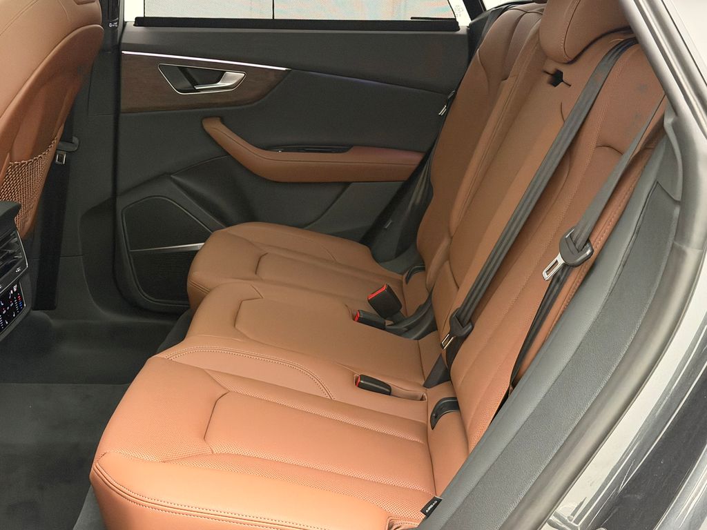 Thumbnail: 2026 Audi Q8 - 16
