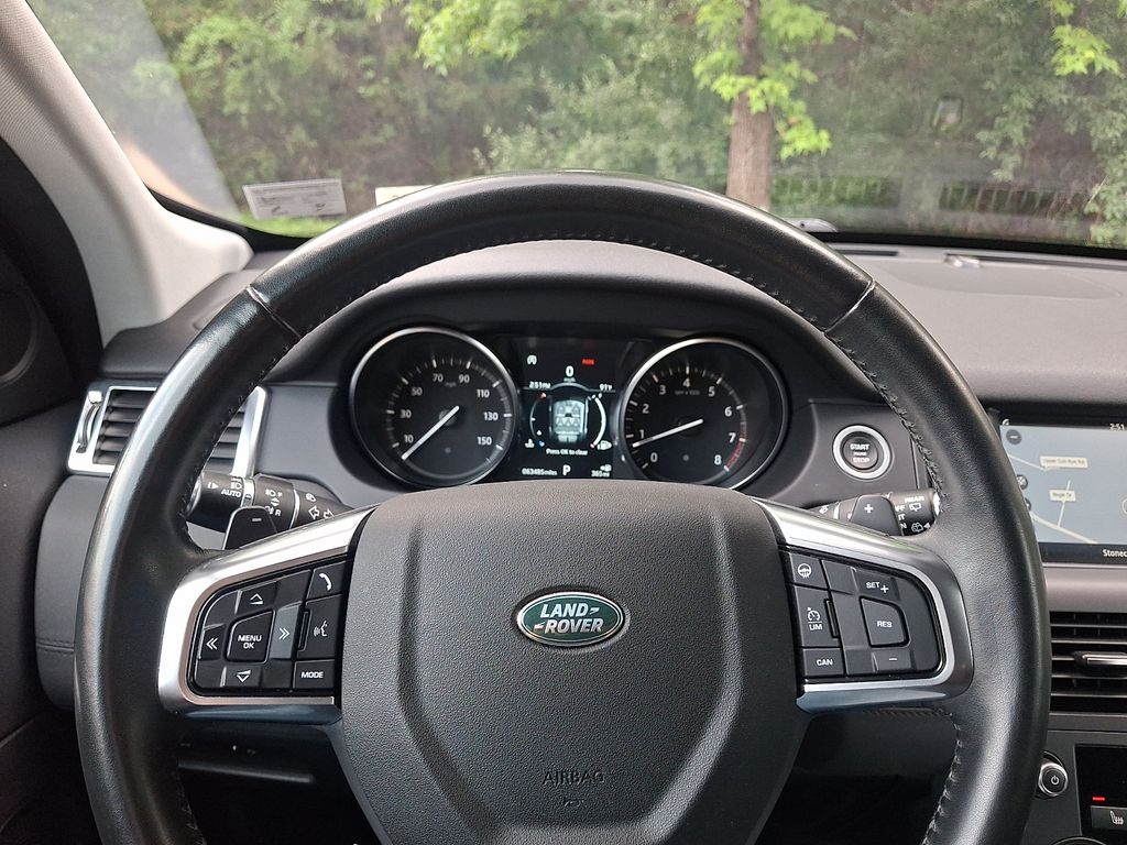 Thumbnail: 2018 Land Rover Discovery Sport - 19