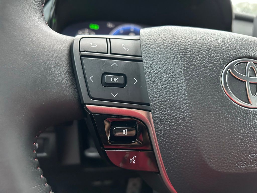 Thumbnail: 2025 Toyota Camry - 20