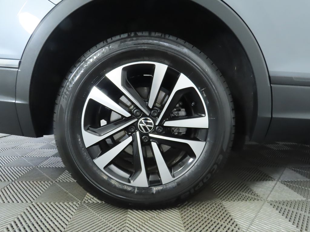 Thumbnail: 2022 Volkswagen Tiguan - 32