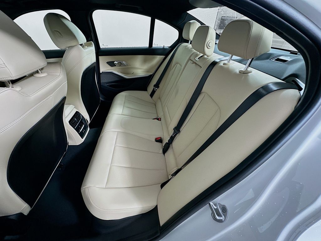 Thumbnail: 2025 BMW 3 Series - 17